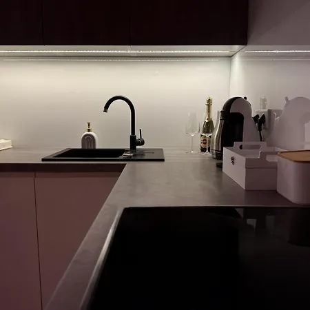 Airport67 Apartment *
